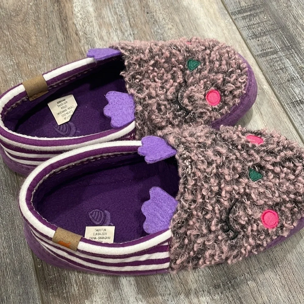 Acorn Moc Critter Iris Owl Purple Stripe Slippers Size 1/2
